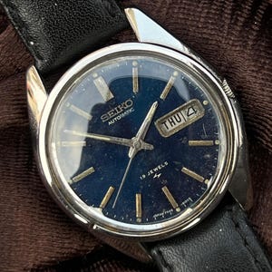 Vintage Seiko 5 Automatic Day and Date  Dial Mechanical Manual Winding 17Jewels Wrist Watch