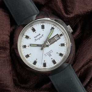 Vintage HMT Rajat White Day and Date Dial Mechanical Manual Winding 17Jewels Wrist Watch
