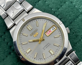 Vintage Seiko 5 Automatic Grey Dial Stainless Steel Wrist Watch