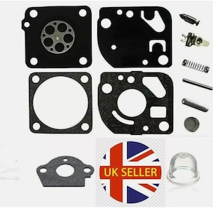 Peut inclure: Ensemble de pièces de carburateur pour petits moteurs, comprenant des joints noirs, un filtre à carburant transparent et divers composants métalliques. L'image comprend un logo UK SELLER.