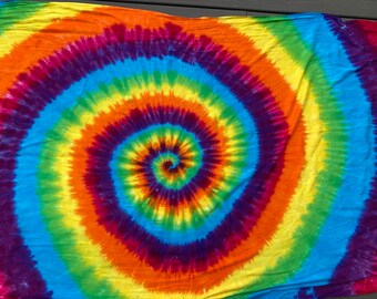 Tie Dye Spiral Design Tapestry Fringe Sarong | 55" x 80"