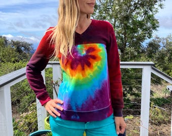 Tie Dye Rainbow Swirl Sweatshirt | Damstorlek XS återvunnen