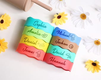 Personliga silikonetiketter till vattenflaskor, flaskband för barn, namnetikett för dagis, graverade flasketiketter, babyshowerpresent, etikett för sippy cup