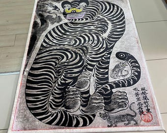Talisman tijger Japans houtblok vloerkleed, vintage poster Japanse esthetiek, levendig huisaccent, modern interieur, antisliptapijt