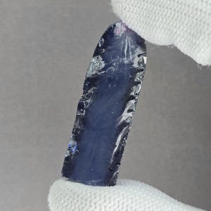 107,90 cts de coríndon safira azul bruto criado em laboratório | Fusão por chama | Para lapidação