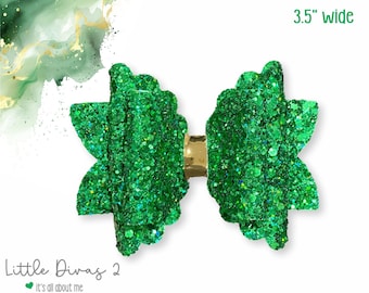Scalloped Glitter Green Hair Bow – Holiday Alligator Clip