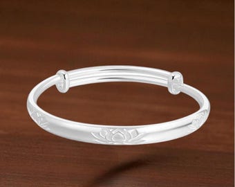 Minimalistyczna bransoletka typu twist ze srebra próby 925, regulowana biżuteria dla kobiet, prezent dla druhny, minimalistyczny prezent na rocznicę lub urodziny