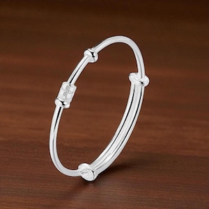 925 Sterling Silver Mobius Twist Bangle Bracelet for Women, Adjustable, Elegant Bridesmaid Gift or Jewelry Gift for Her, Everyday Wear