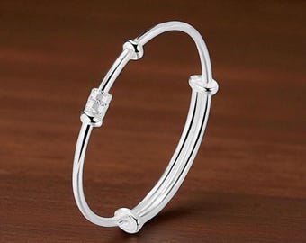 Bransoletka Mobius Twist ze srebra próby 925 dla kobiet, regulowana, elegancki prezent dla druhny lub biżuteria dla niej, do noszenia na co dzień