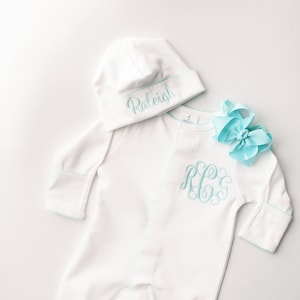 Baby Mädchen Outfit, Füßling mit Monogramm, personalisiertes Babygeschenk, Schlafplatz, Pima Baumwolle, Neugeborene Bilder, Duschgeschenk, mint