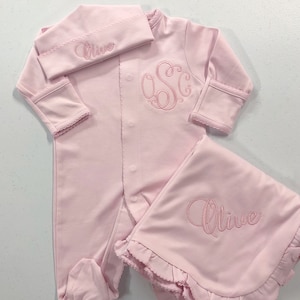 Baby girl coming home outfit, Monogrammed footie, Personalized Baby gift, Monogrammed sleeper, pima cotton, newborn pictures, shower gift