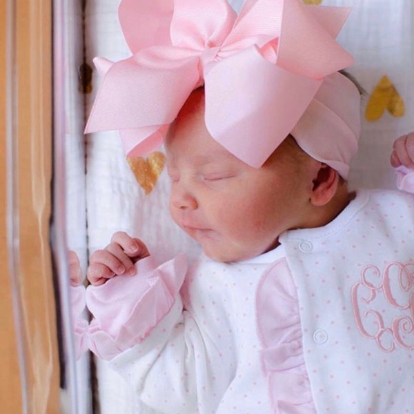 Conjunto para bebé niña para la salida del hospital, pijama enterizo con monograma, ropa para recién nacida, ropa para niña, regalo para baby shower, pijama, pijama enterizo con volantes y lunares rosas