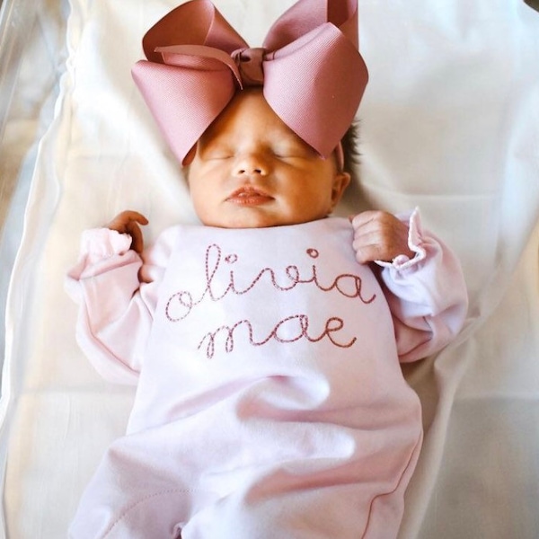 Conjunto de bebé niña para volver a casa, mono con volantes y monograma