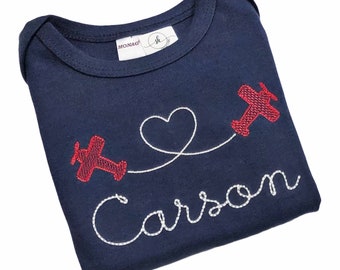 Jungen Valentinstag Shirt, personalisierte Valentinstag Shirt, Monogramm Herz Shirt, Valentinstag Outfit, gesticktes Urlaubshemd, ARB