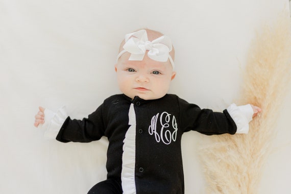Cadeau Little Hello Footie & Bonnet - White Base - Girl Cadeau Little Hello Footie & Bonnet - White Base - Girl