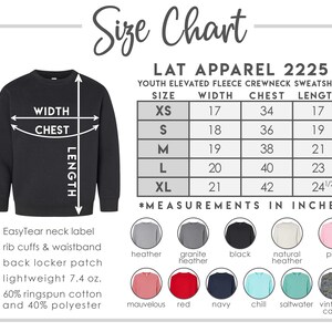 Puede incluir: Sudadera negra de cuello redondo para j&oacute;venes con una tabla de tallas. La tabla muestra medidas en pulgadas para las tallas XS a XL, incluyendo ancho, pecho y largo. Incluye etiqueta de cuello EasyTear, pu&ntilde;os de canal&eacute; y parche en la espalda.