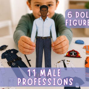 Puede incluir: Una figura de muñeco de papel con piel oscura y cabello negro corto, vistiendo una camisa azul claro y pantalones azul oscuro. El set incluye atuendos para 11 profesiones masculinas, con el texto 6 DOLL FIGURES y 11 MALE PROFESSIONS.