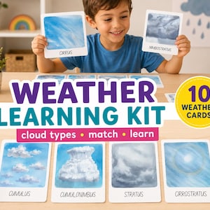 Könnte beinhalten: Ein Kind hält Wetterkarten aus einem "Wetter-Lern-Kit" mit Wolkentypen. Das Kit enthält 10 Karten mit Illustrationen verschiedener Wolkenformationen, wie Cirrus und Nimbostratus. Der Text auf den Karten lautet "cloud types • match • learn."