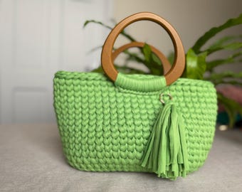 Lime handbag for summer