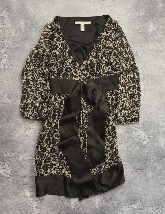 Diane von Furstenberg, Vintage Diane Von Furstenberg Luxury Floral Silk Dress Size 6