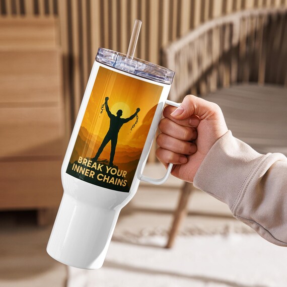 Travel mug with a handle