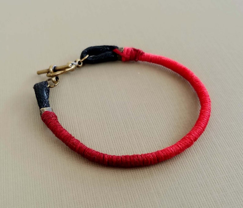 Friendship Bracelet Red Ombre on Black Cotton Cord Red Friendship Bracelet Friendship Bracelet with Clasp