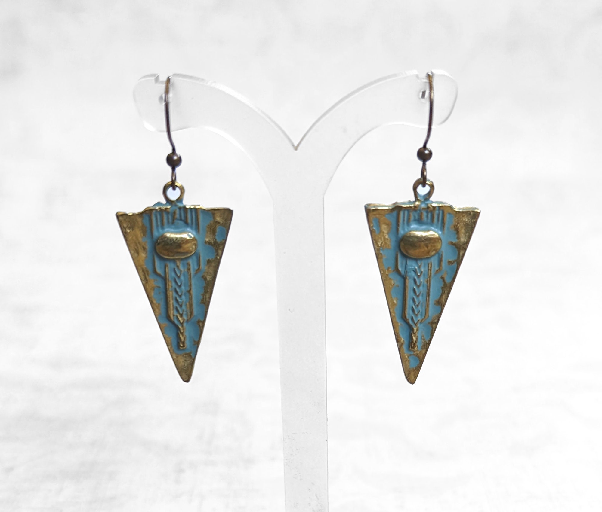 Orecchini Artigianali Triangolari In Ottone Placcato Oro – Con Quarzo Blu E Turchese Mojave – Gioielli Vanya Lara - 4