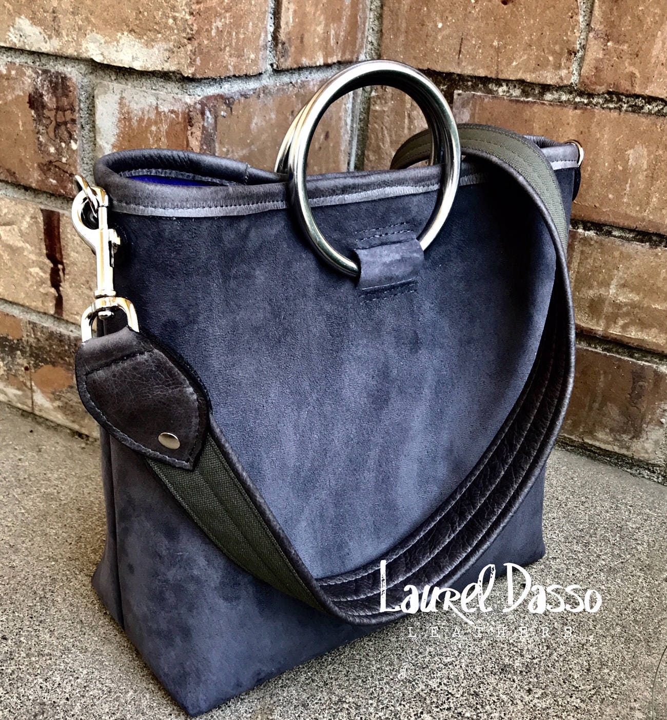 ring handle tote