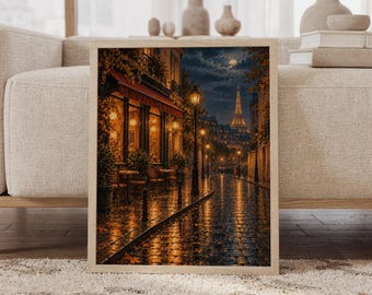 Puede incluir: Una impresión artística enmarcada que representa una escena callejera parisina lluviosa por la noche. La imagen muestra un café iluminado con un toldo rojo, calles empedradas mojadas que reflejan luz dorada cálida, farolas negras y la Torre Eiffel.