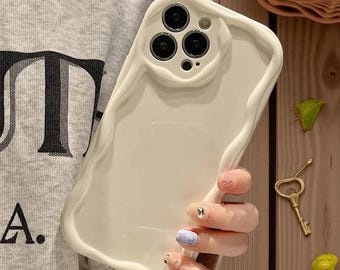 Helder iPhone-hoesje met golvende rimpeltextuur: schokbestendige beschermhoes