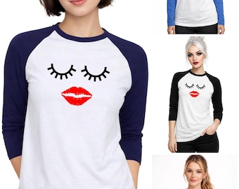 Camiseta de béisbol para mujer "Beso Silencioso" - Manga larga raglán con estampado de labios, confeccionada en algodón