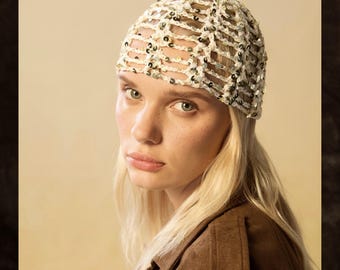 Berretto lavorato a maglia con paillettes, berretto leggero traforato all'uncinetto, copricapo scintillante, regalo per lei