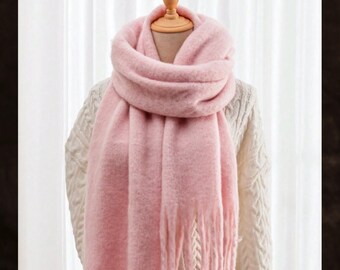 Sciarpa invernale tinta unita rosa baby, accessorio caldo e morbido per il collo da donna, morbida e accogliente sciarpa minimal per il freddo, stile quotidiano, regalo per lei