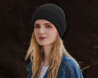 Gorro de punto holgado negro, suave y casual, acanalado, para mujer y hombre, cálido, elástico, accesorio de invierno para uso diario con ajuste cómodo, regalo para ella.