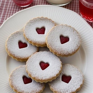 Galletas Linzer de frambuesa gourmet 12 unidades Revista Babiekin. imagen 2