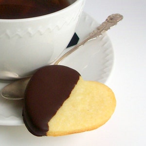 Gourmet Chocolate Covered Heart Cookies12 Count Bild 1