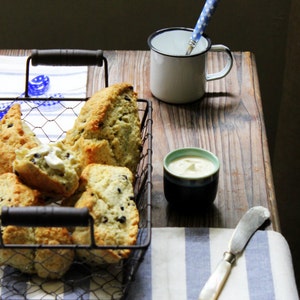 Scones escoceses de suero de leche y arándanos. Elige tu sabor (6 unidades, UN SOLO SABOR).