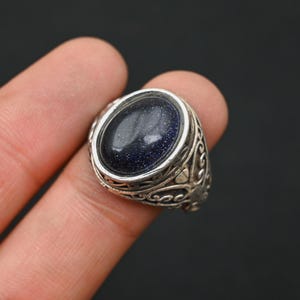 Anillo de piedra solar natural para hombre, hermoso anillo, hecho a mano, anillo llamativo, regalo para ella, anillo de plata de ley 925, anillo unisex de piedra solar azul