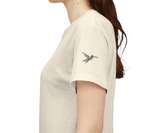 Camiseta con un colibrí. Dibujos de Nazca. Pinturas antiguas. Aves en una camiseta. Camiseta minimalista de algodón.