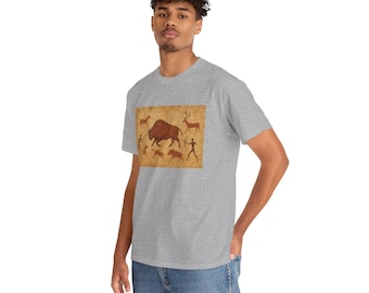 Camiseta con manada de búfalos con pintura rupestre | Camiseta de arte rupestre prehistórico. Camiseta con motivo de caza prehistórica. Camiseta para amantes de los animales históricos.