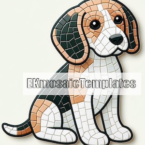Pode incluir: Um cão beagle em mosaico com contorno preto, apresentando um design de patchwork de azulejos pretos, castanhos, brancos e cinzentos. O cão está sentado, com o texto "EKmosaicTemplates" no corpo.