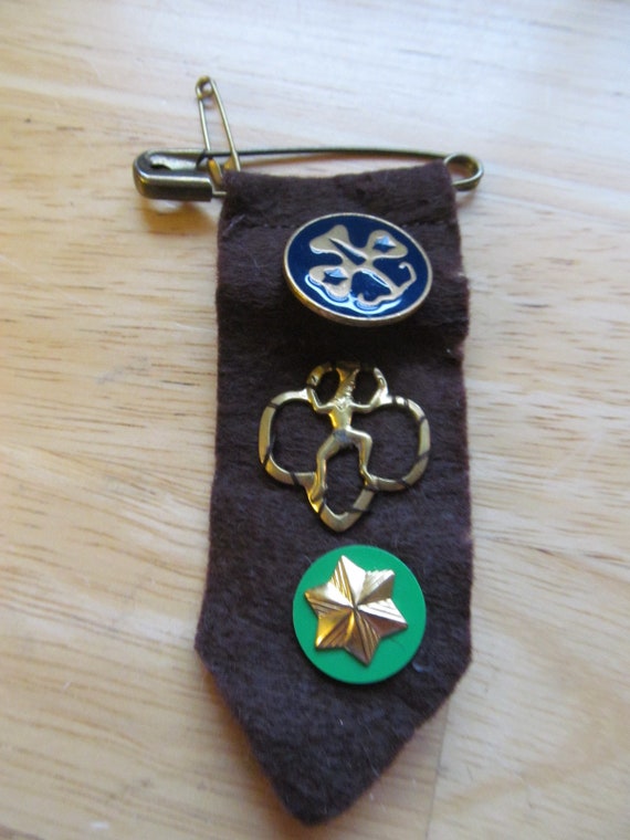 Vintage Girl Scout Paraphernalia