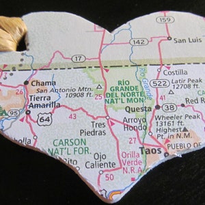 Adorno de corazón Atlas -- Nuevo México, Chama, Tierra Amarilla, Questa, Taos, Red River (Ref. No. 13)