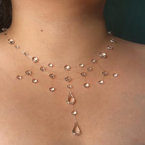 Handgjort halsband med månskenskonstellation: UV-harts i statement-stil med förlängning i rostfritt stål