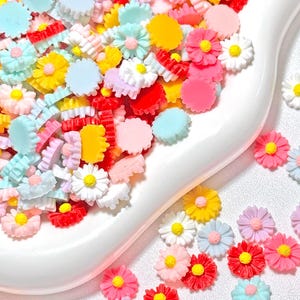 Daisy Flower Cabochon Mix | Resin Flat Back Charms for Decoden, Scrapbooks & DIY Crafts