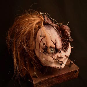 Cult of chucky, life-size head
