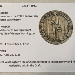 Puede incluir: Una medalla mas&oacute;nica del bicentenario emitida en 1932 para conmemorar el 200 aniversario del nacimiento de George Washington. La medalla presenta una imagen de Washington y el texto "GEORGE WASHINGTON BICENTENNIALS 1732 1932".