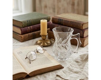 Caneca de vidro prensado transparente com alça angular, design geométrico em espiral, ideal para chá ou expresso, 10 cm (4 polegadas).