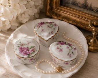Conjunto de 3 peças vintage Lefton China Pink Dogwood, caixa de bijuterias e prato, 1994 Geo Z Lefton