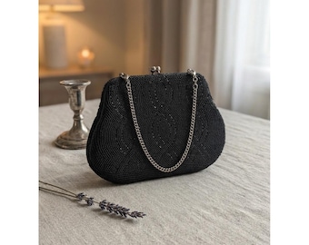 Bolsa de noite vintage Richere preta com miçangas, feita à mão no Japão, com fecho de strass.